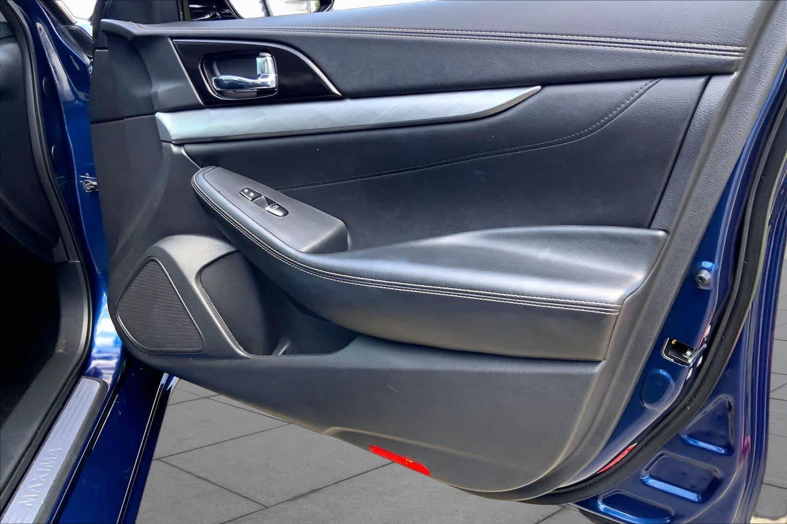 Used 2018 Deep Blue Pearl Nissan SV image 22