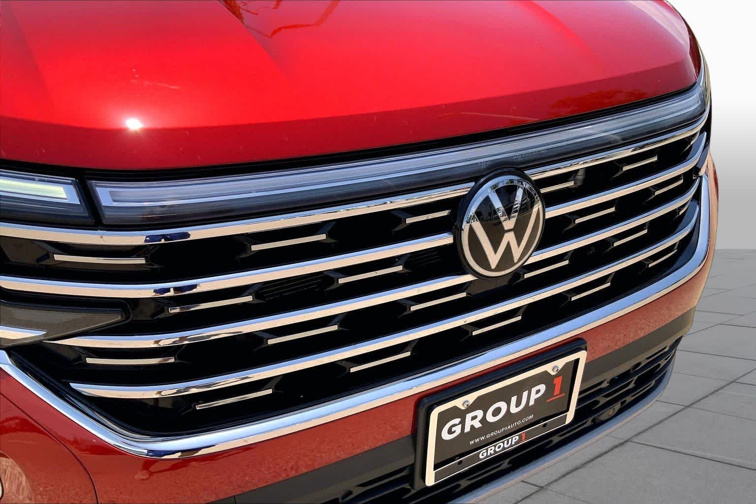 Used 2024 Aurora Red Metallic Volkswagen 2.0T SEL image 36