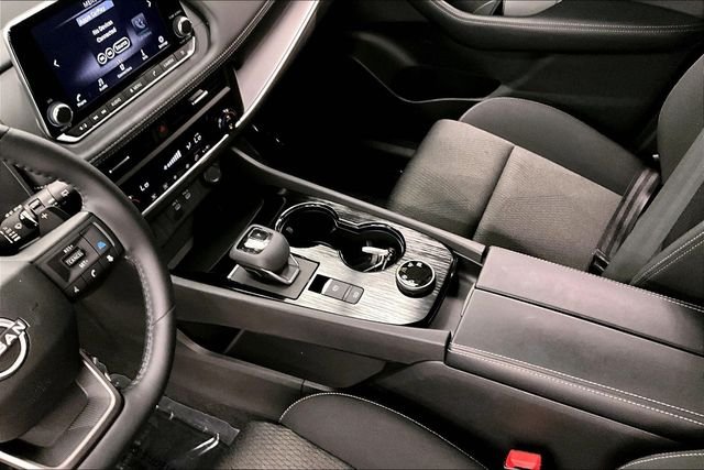 2026 Nissan Rogue SV - Photo 17