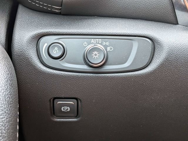 Used 2025 Black Chevrolet LT image 27