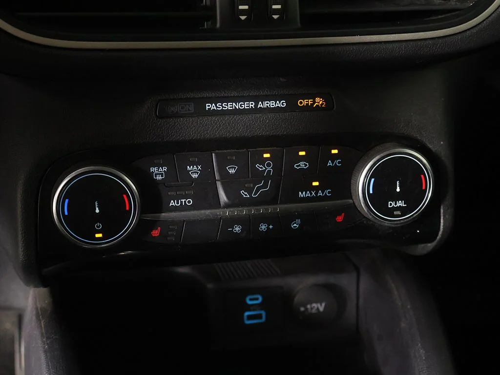 Used 2022 Black Ford SE image 42