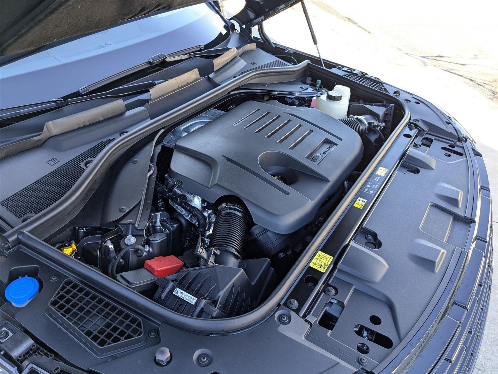 New 2025 Carpathian Grey LAND ROVER SE PHEV image 35