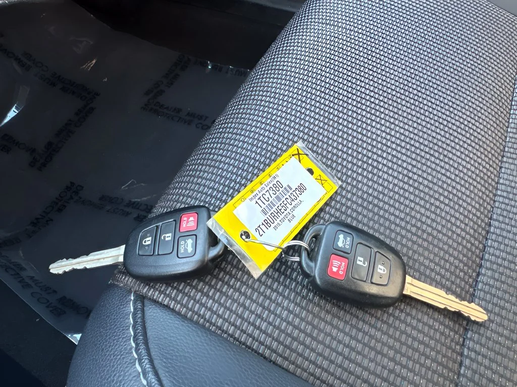 Used 2015 Blue Toyota S image 31