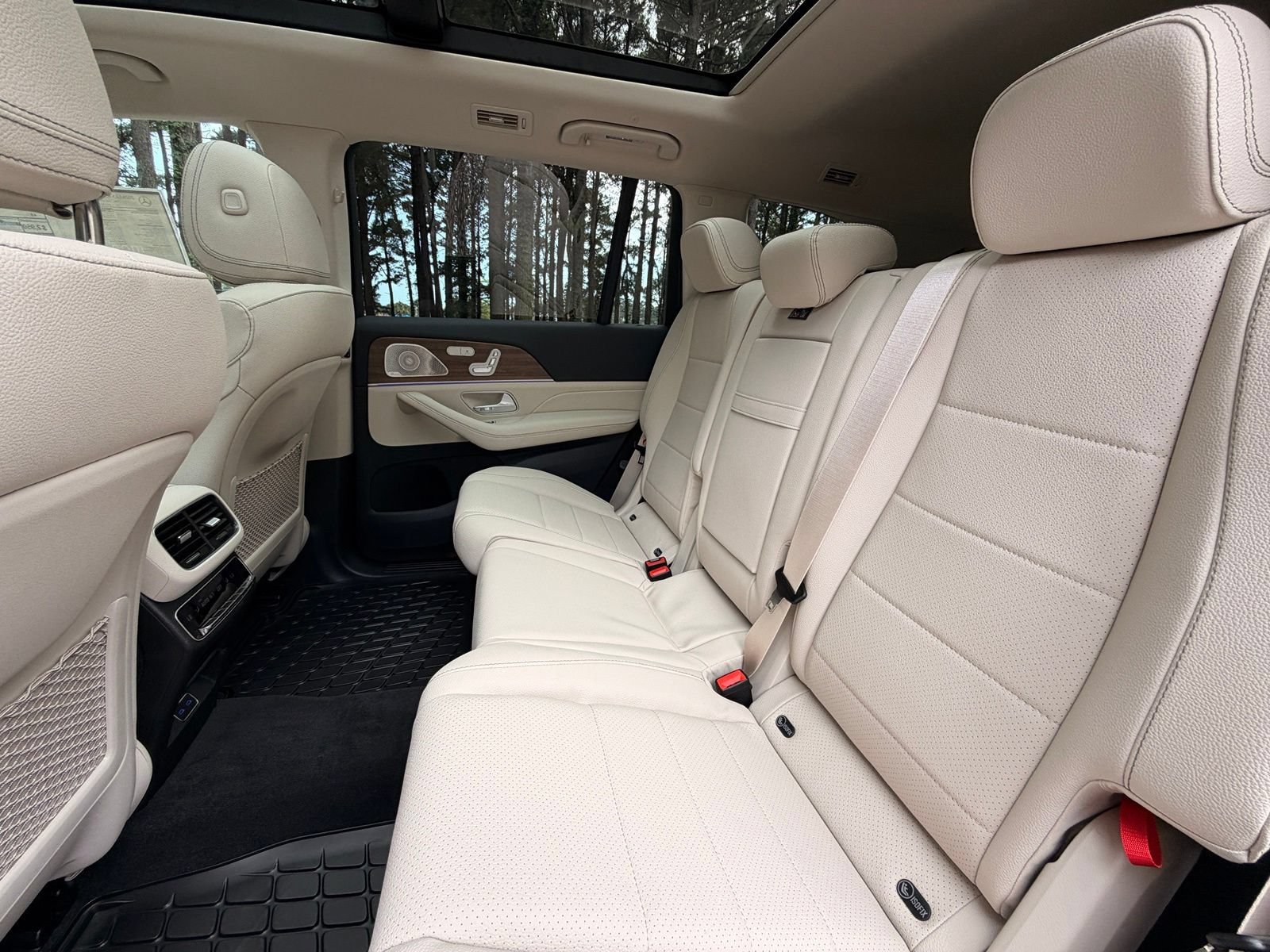 New 2026 Polar White Mercedes-Benz GLS 450 image 42
