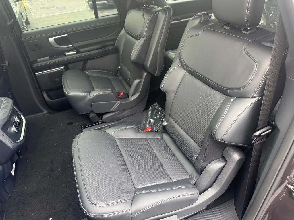 New 2027 Dark Matter Gray Metallic Ford MAX Platinum image 32
