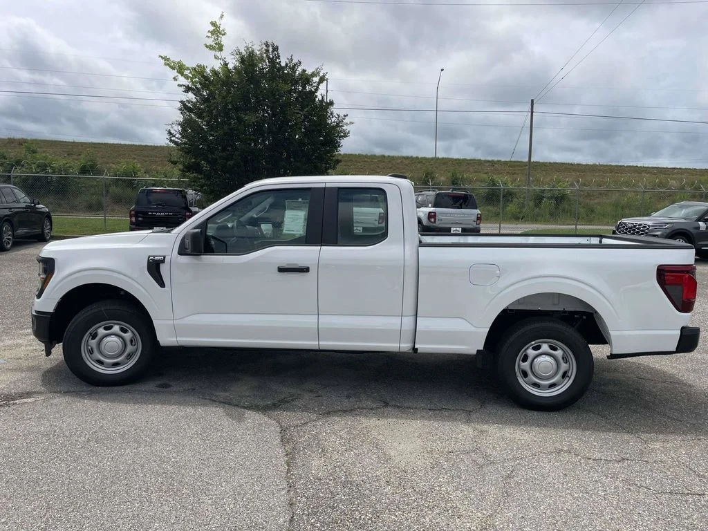 New 2026 Oxford White Ford XL image 6