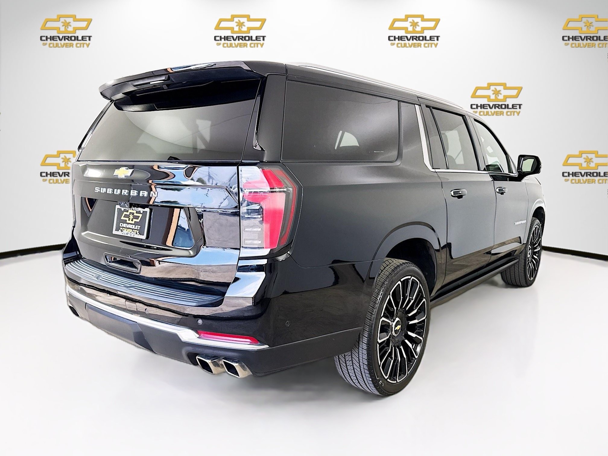 Used 2025 Black Chevrolet High Country image 8