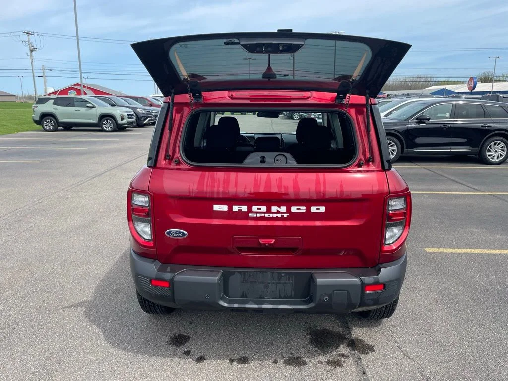 Used 2025 Red Ford Big Bend image 11