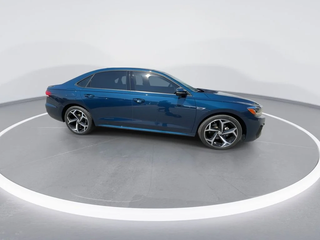 Used 2021 Blue Volkswagen 2.0T R-Line image 9