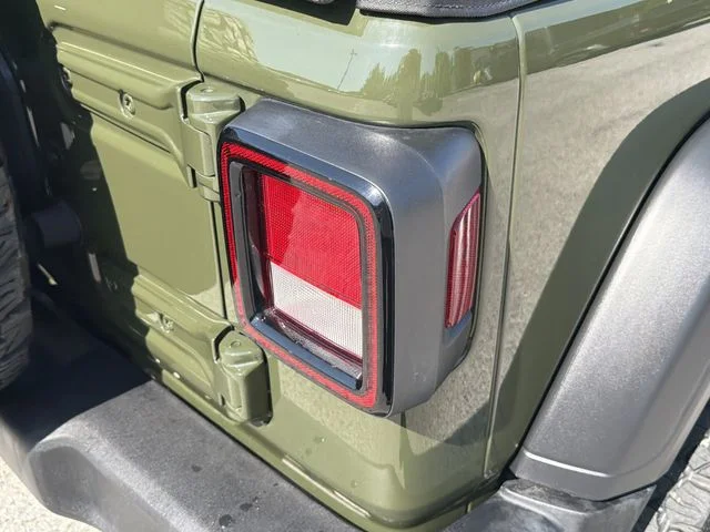 Used 2021 Green Jeep Sport image 8