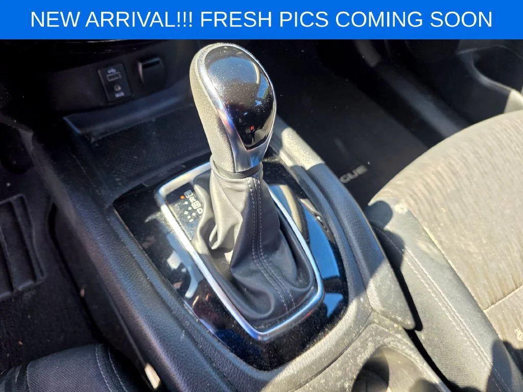 Used 2017 Gray Nissan S image 10