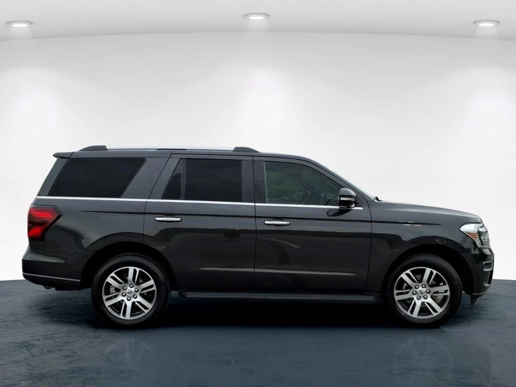 Used 2024 Gray Ford Limited image 7