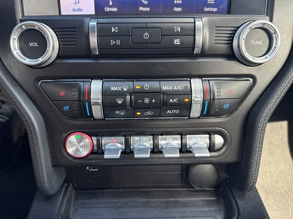 Used 2022  Ford GT image 17