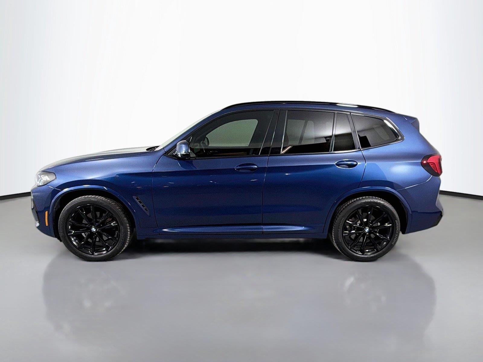Used 2022 Phytonic Blue Metallic BMW xDrive30i image 8