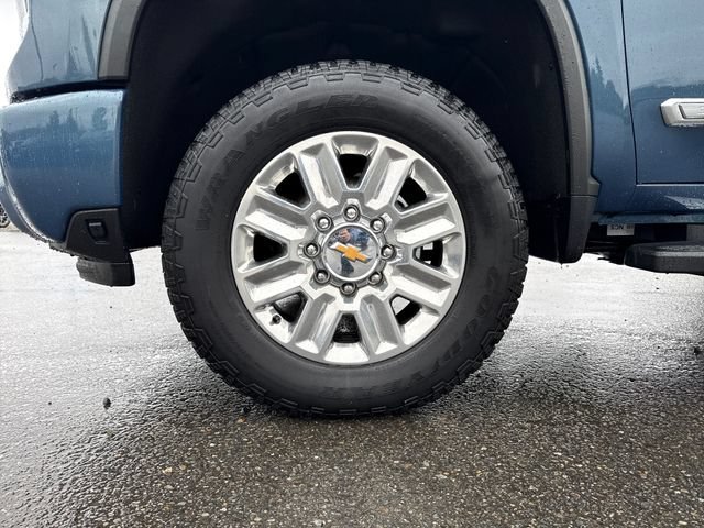 Used 2024 Lakeshore Blue Metallic Chevrolet High Country image 30