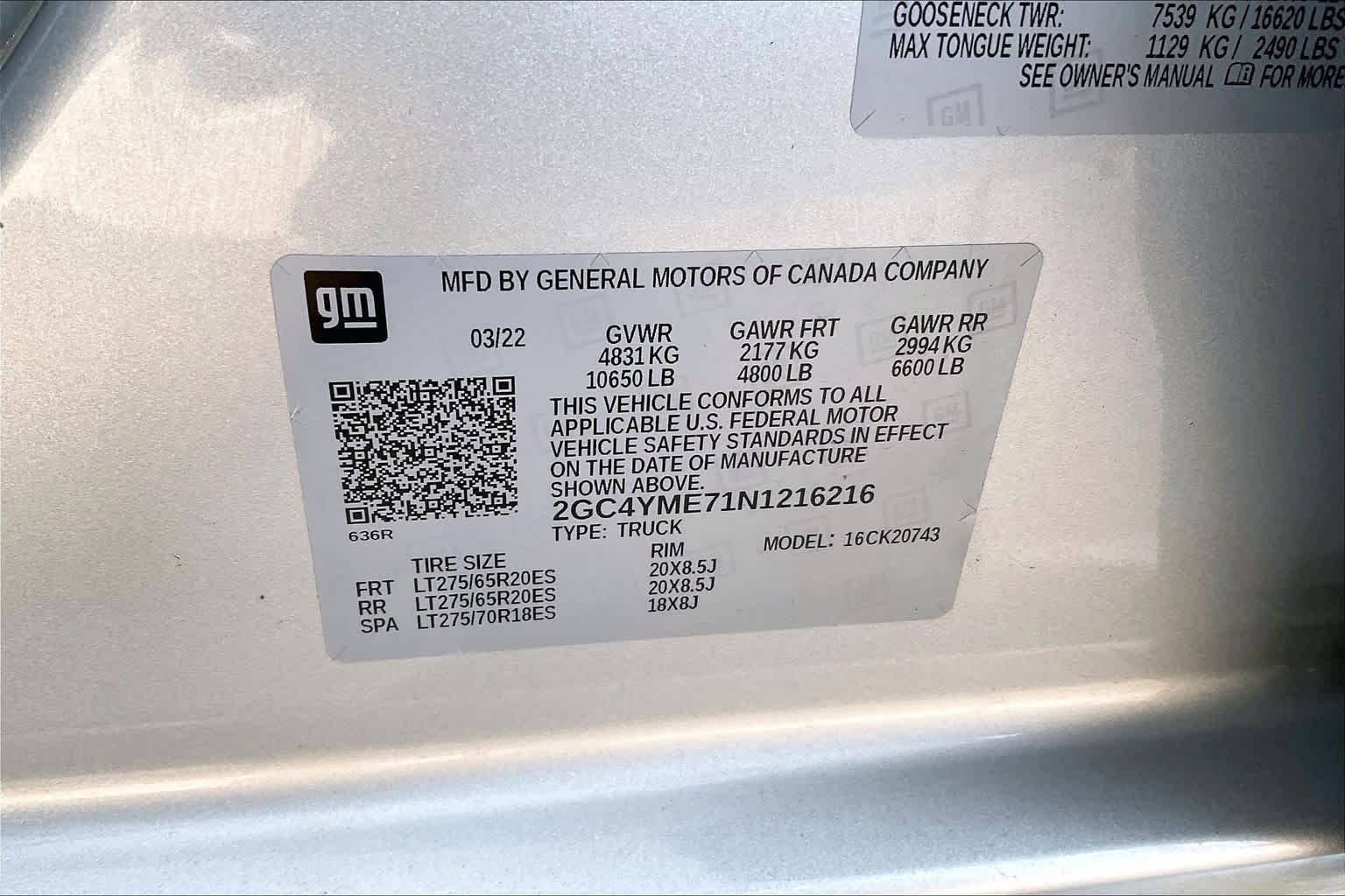 Used 2022 Silver Ice Metallic Chevrolet Custom image 33