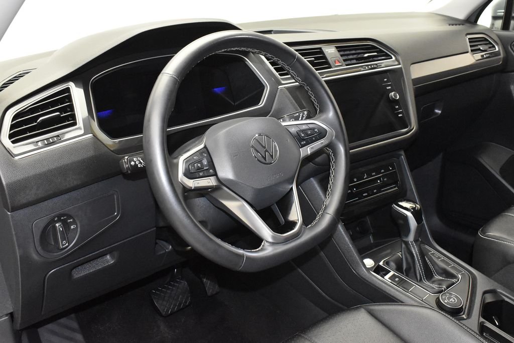 Used 2024 Gray Volkswagen 2.0T Wolfsburg Edition image 16