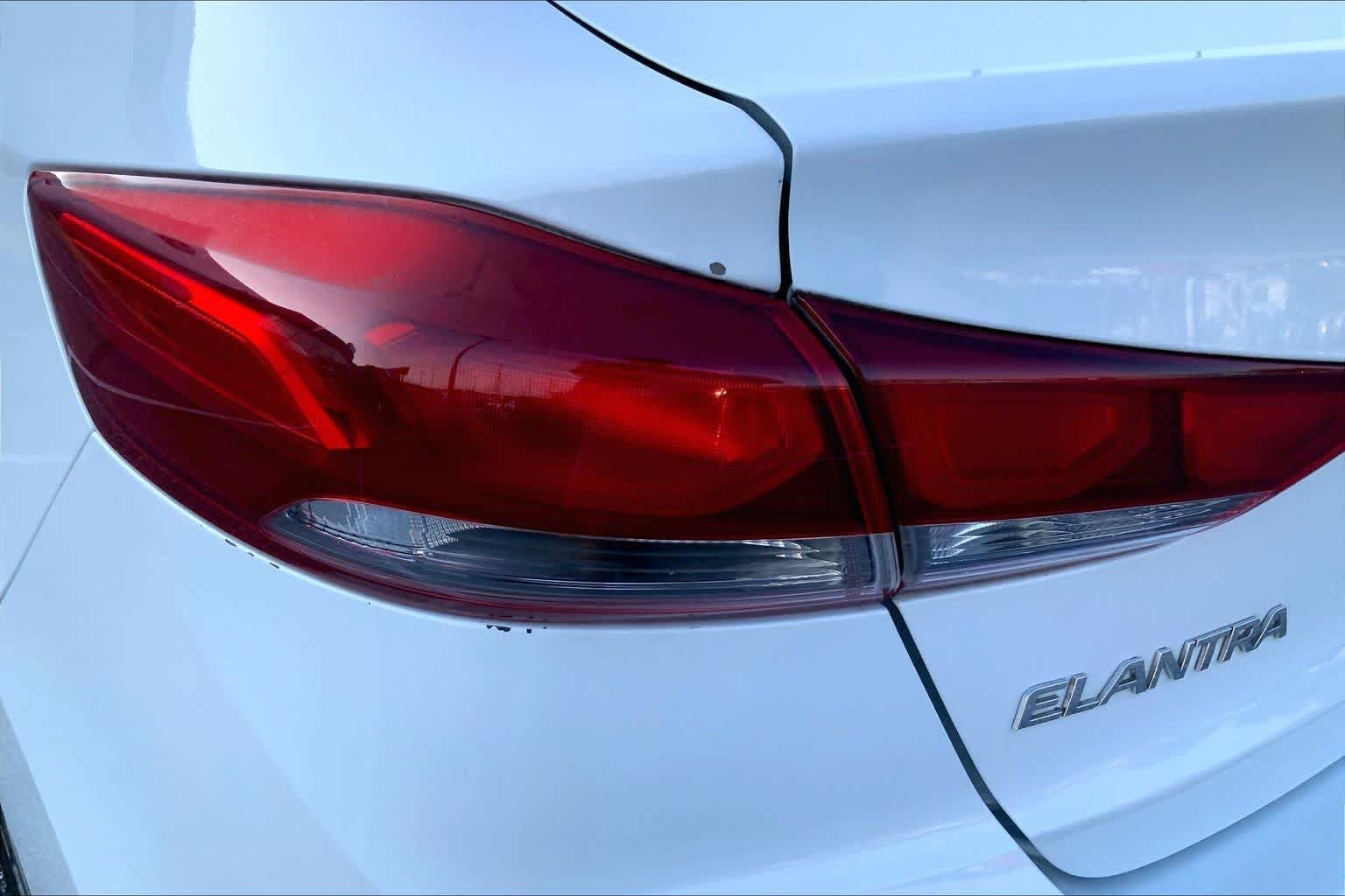 Used 2018 Quartz White Pearl Hyundai SEL image 26