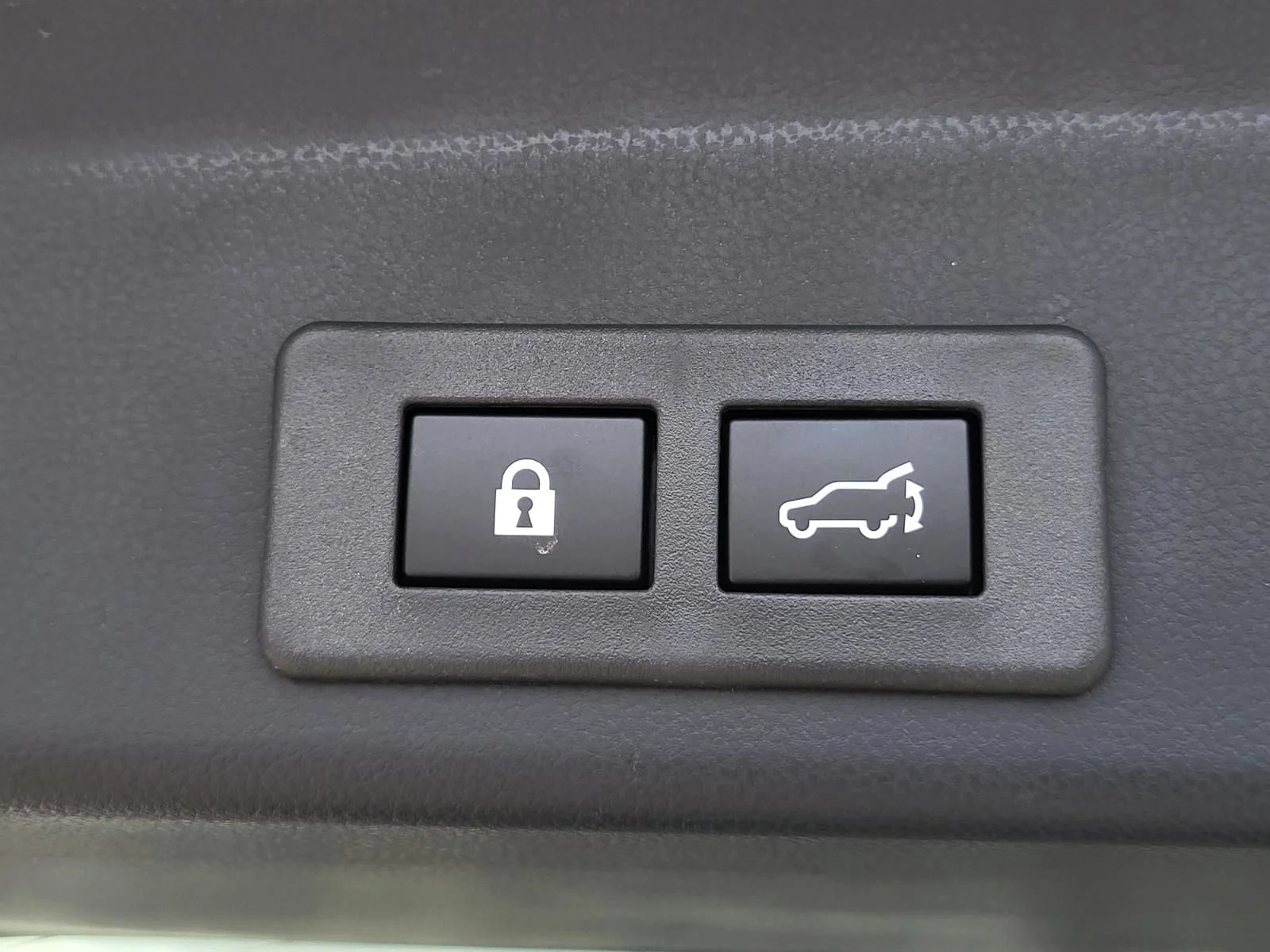 2026 Subaru Ascent Premium - Photo 11