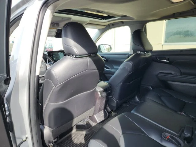 Certified Used 2022 Silver Toyota XLE image 10