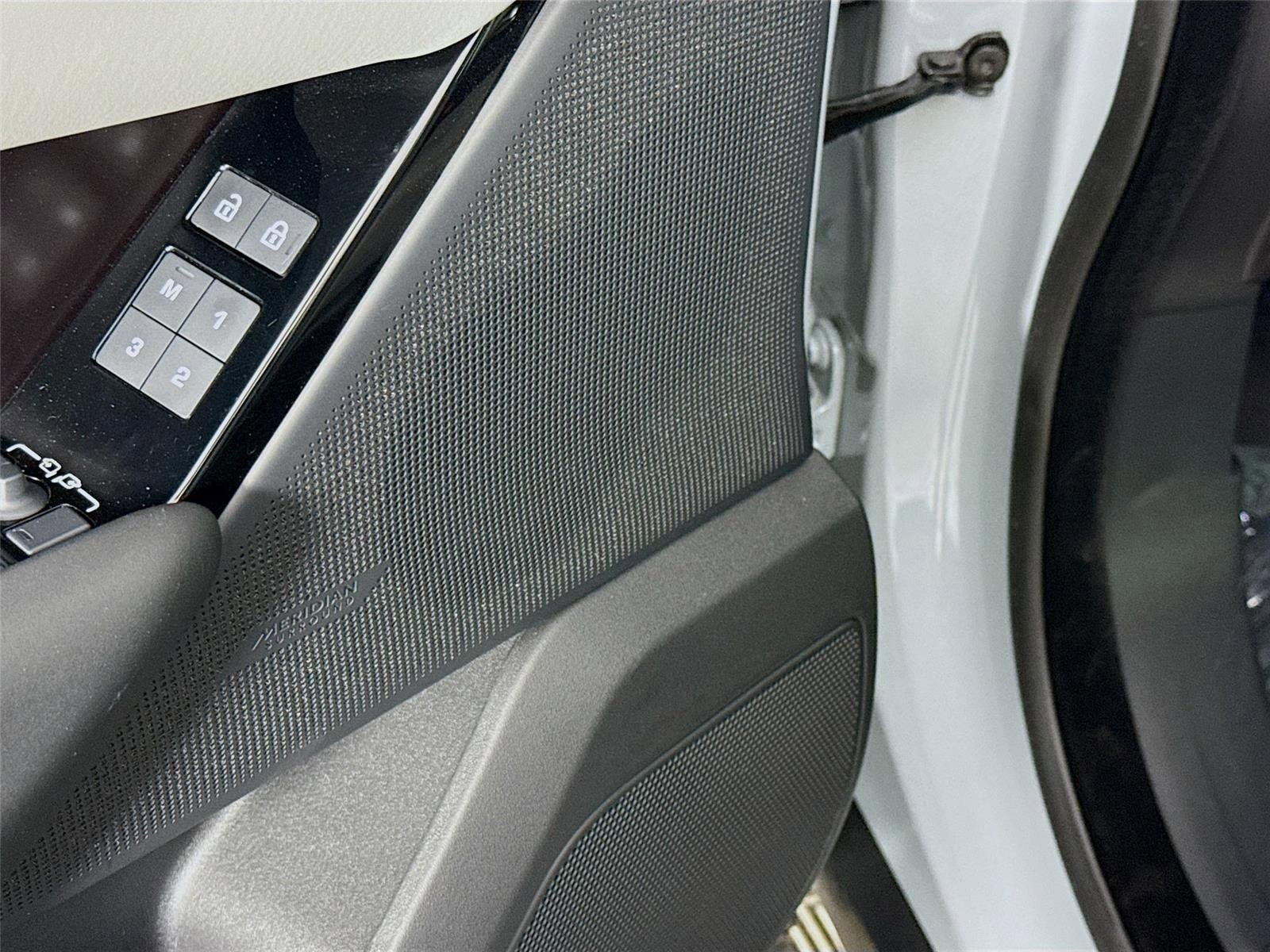 Used 2026 Gray Land Rover Dynamic SE image 21