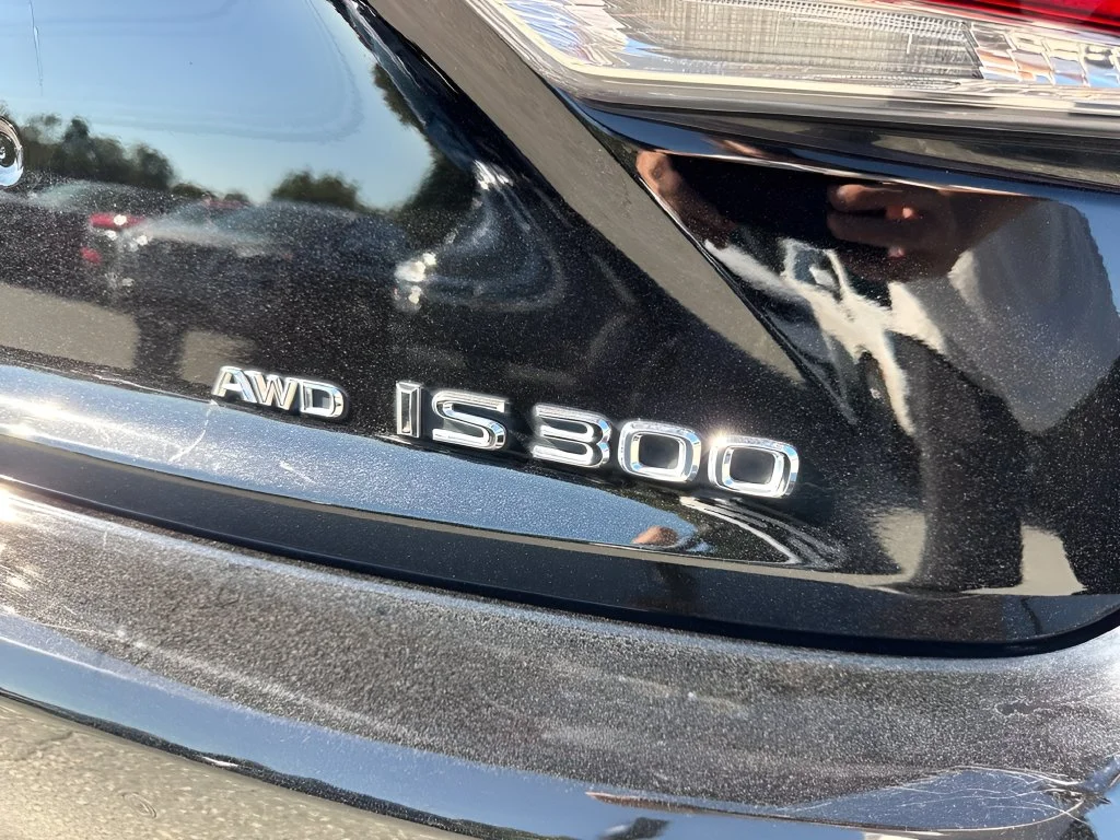 Used 2020 Black Lexus 300 image 30