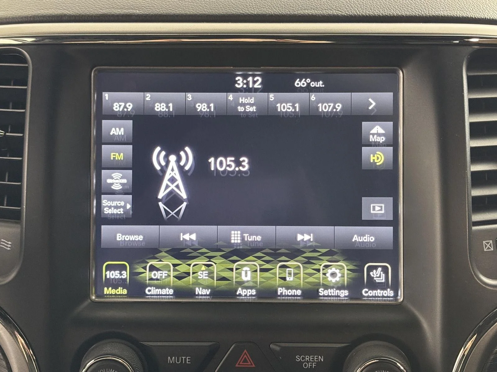 Used 2018 Bright White Clearcoat Jeep High Altitude image 37