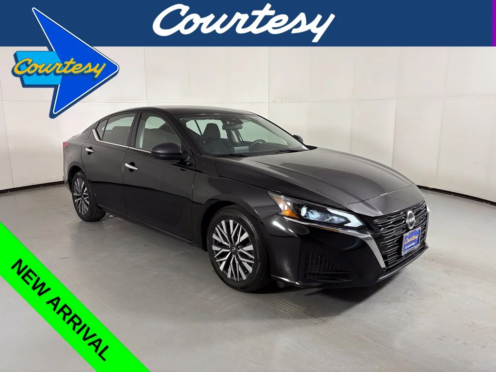 Used 2024 Black Nissan 2.5 SV image 1