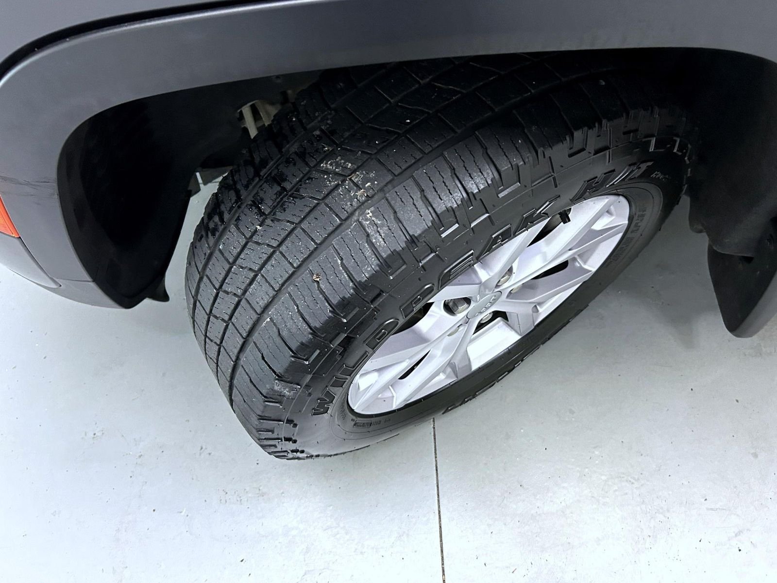 Used 2022 Gray Jeep Limited image 23