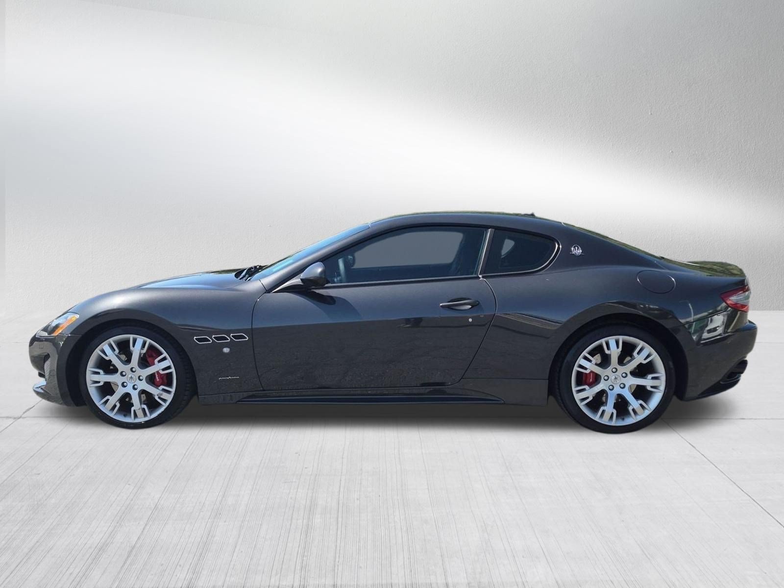 Used 2014 Gray Maserati Sport image 2