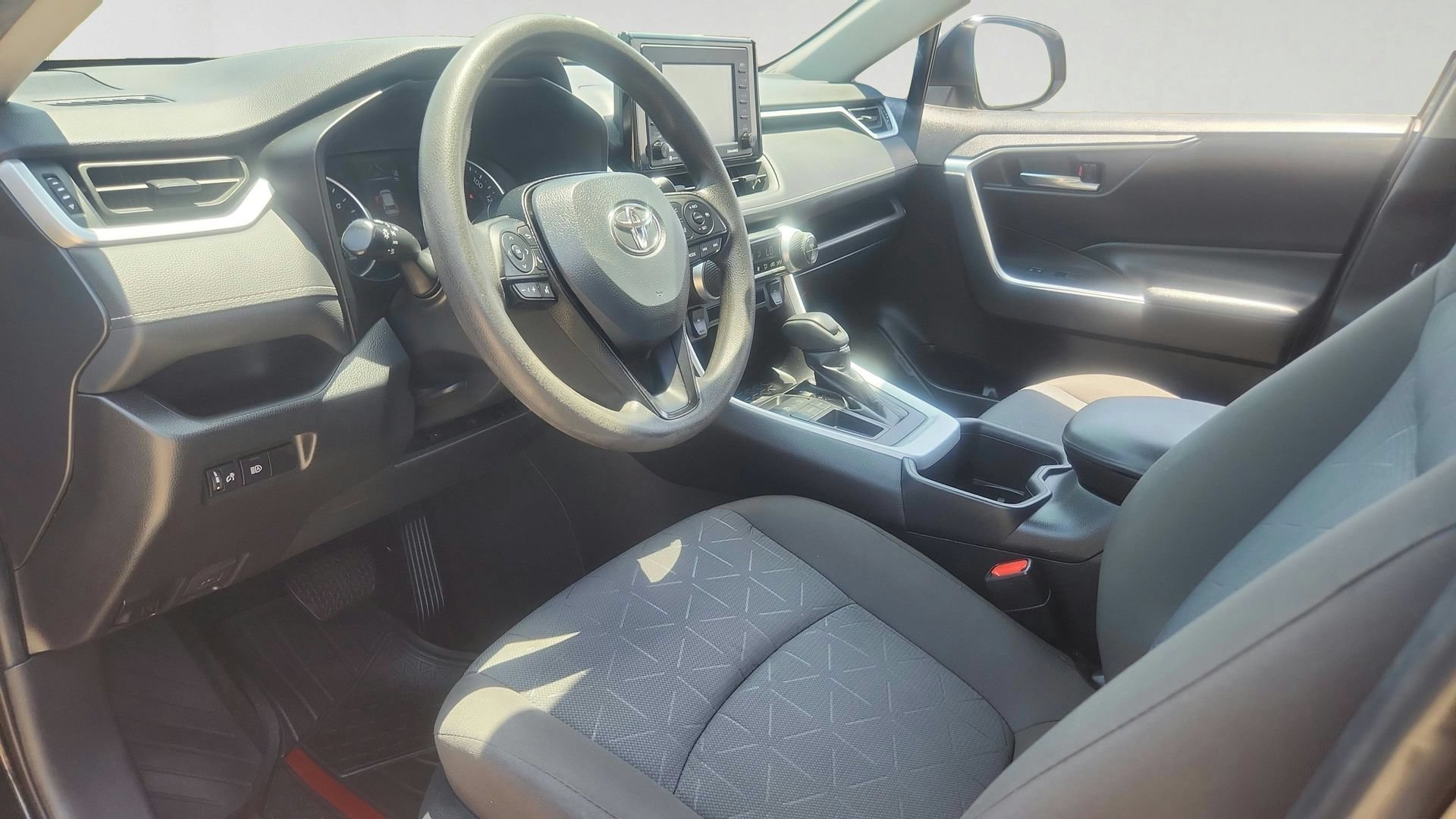 Used 2022 Black Toyota XLE image 9
