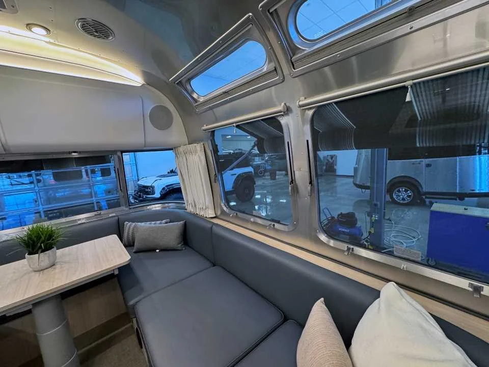 New 2027 SILVER AIRSTREAM  image 35