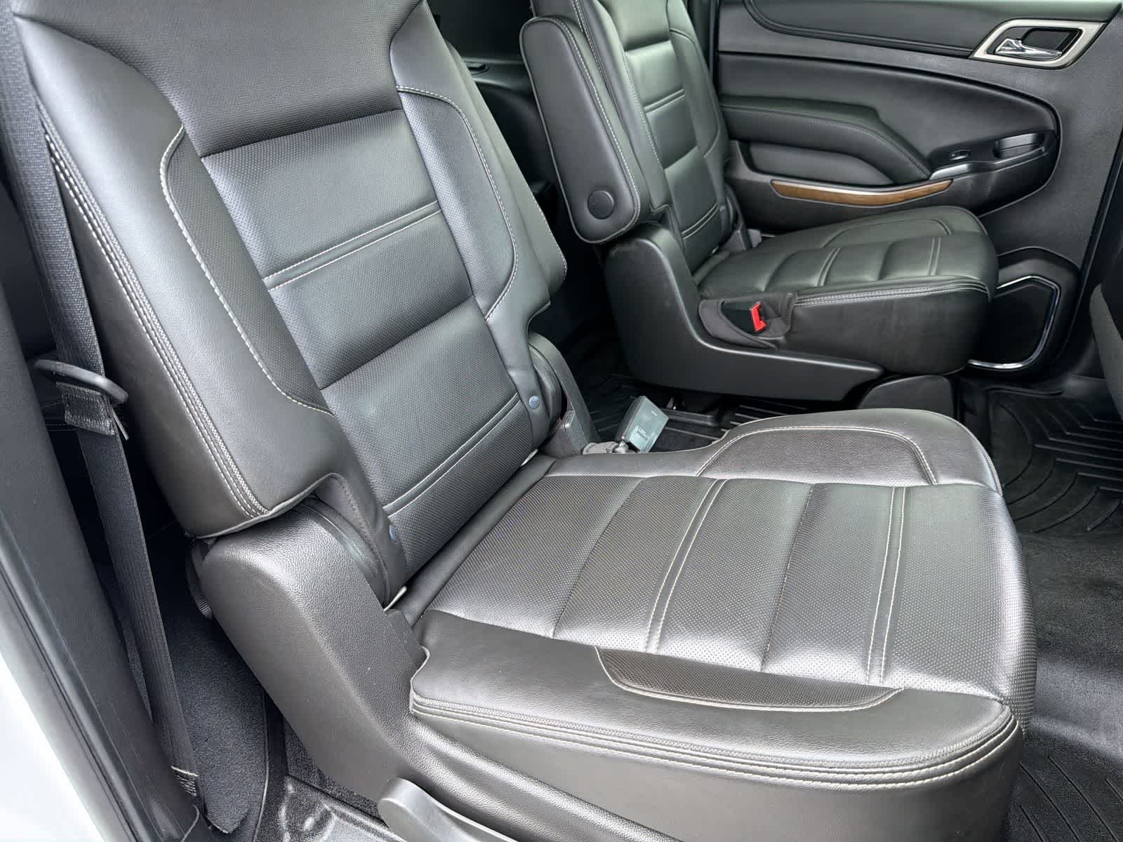 Used 2019 White Frost Tricoat GMC Denali image 22