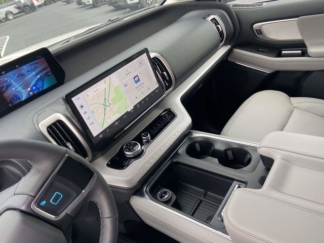 New 2027 Star White Metallic Tri-Coat Ford Active image 9