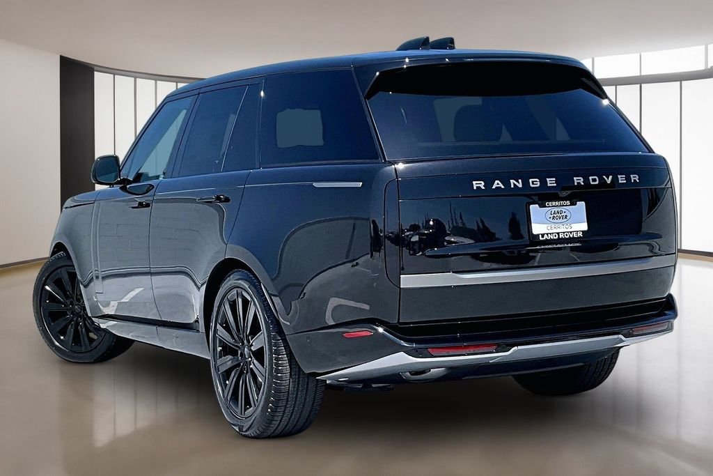 New 2026 SANTORINI BLACK Land Rover SE image 2