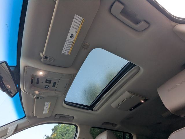 Used 2016  GMC Denali image 3