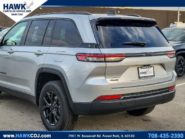 Certified Used 2025 Silver Jeep Altitude image 6