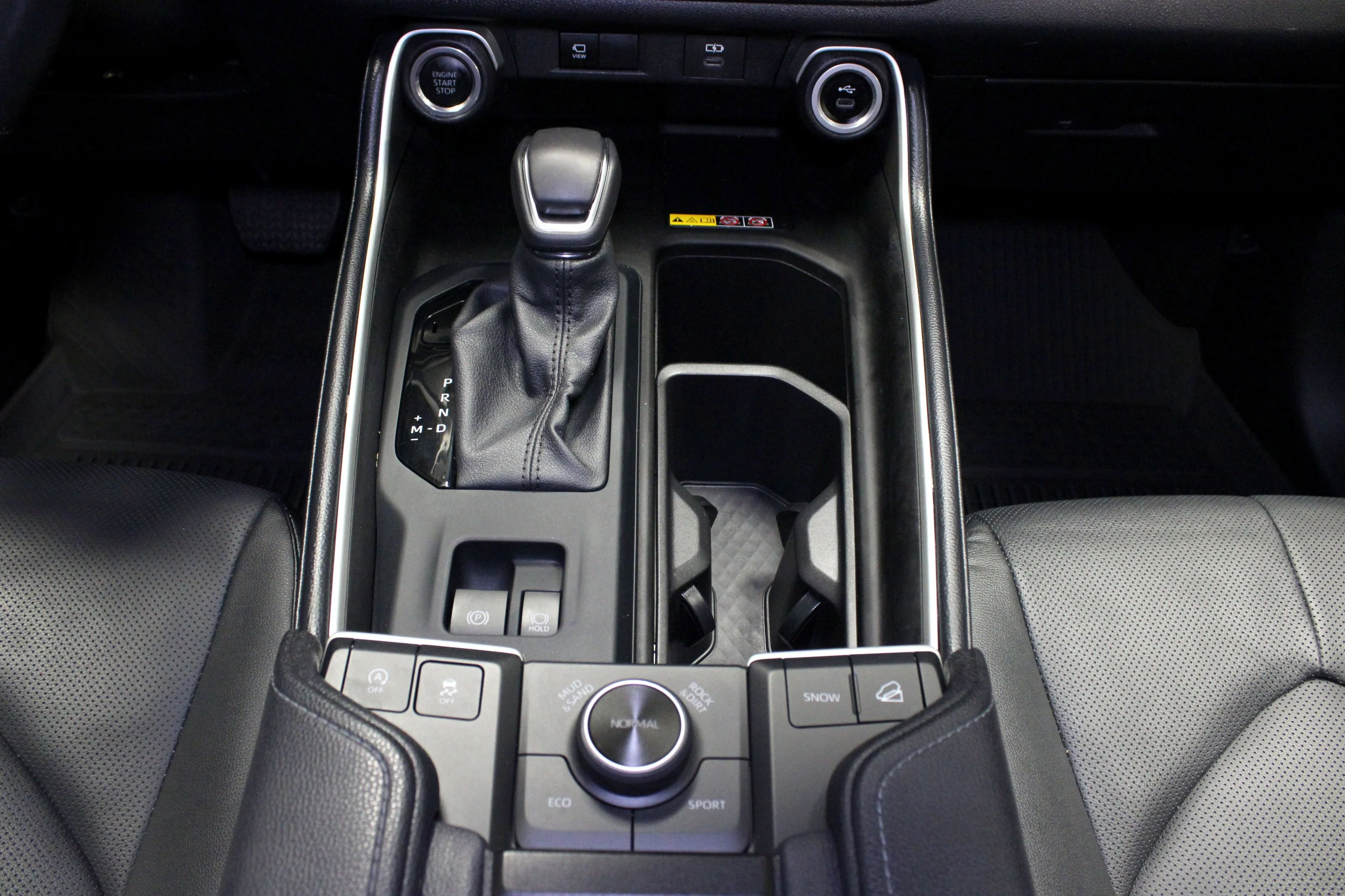 Used 2024 Pearl Toyota Platinum image 23
