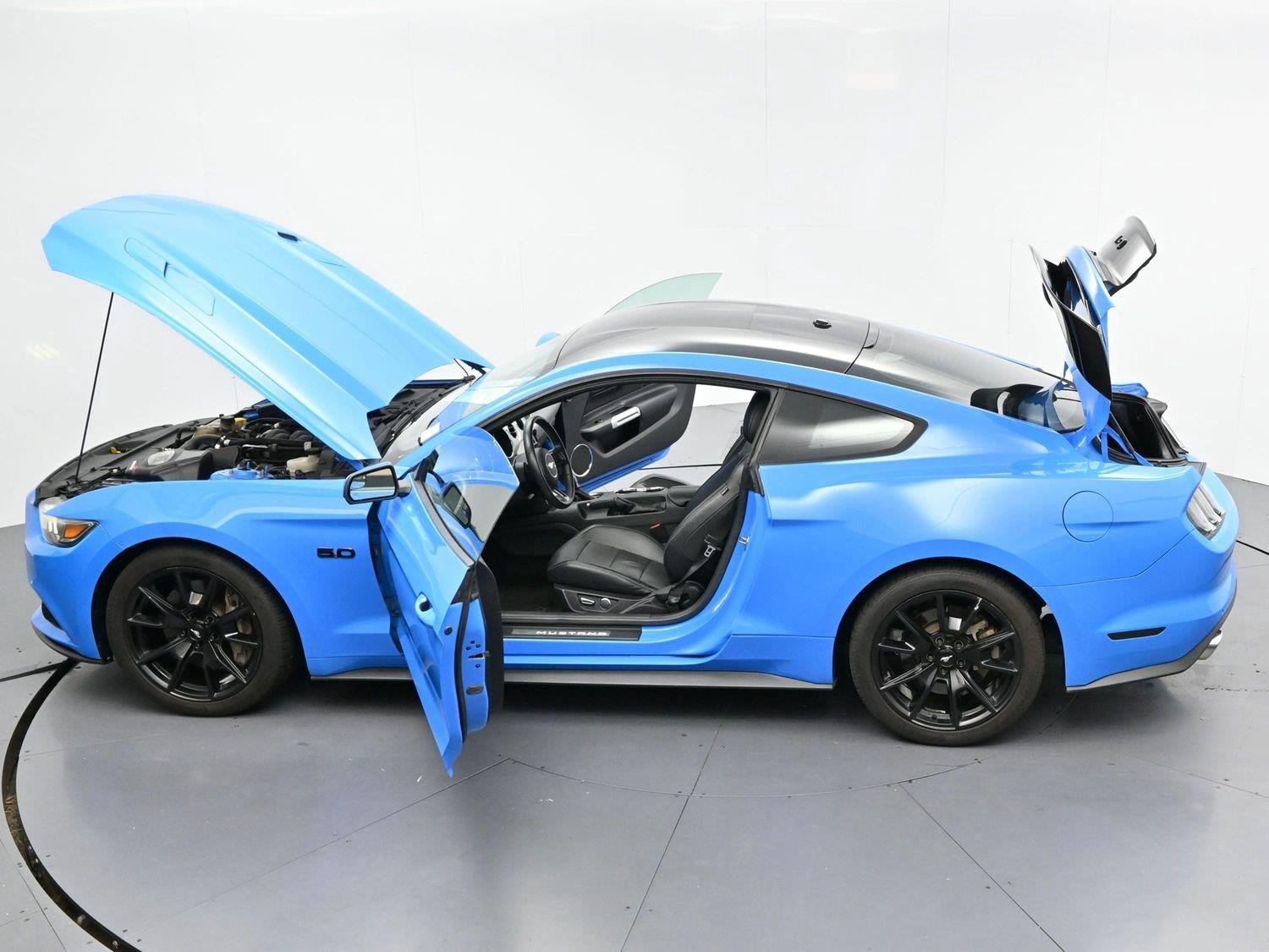 Used 2017 Grabber Blue Ford GT Premium image 42