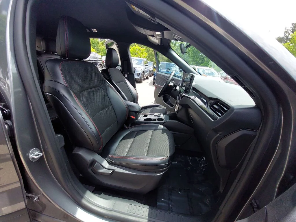 Used 2025 Gray Ford ST-Line image 10