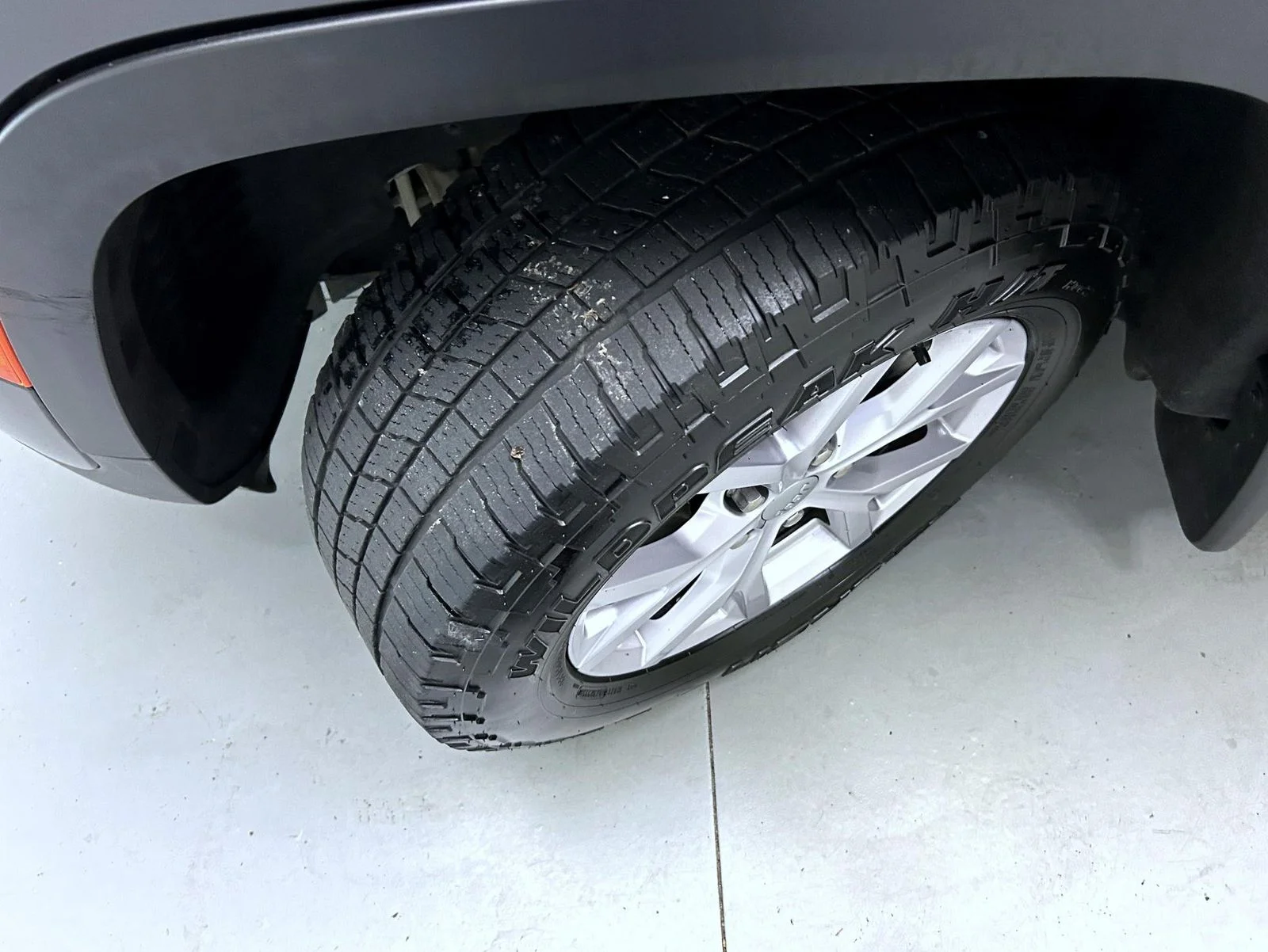 Used 2022 Gray Jeep Limited image 23