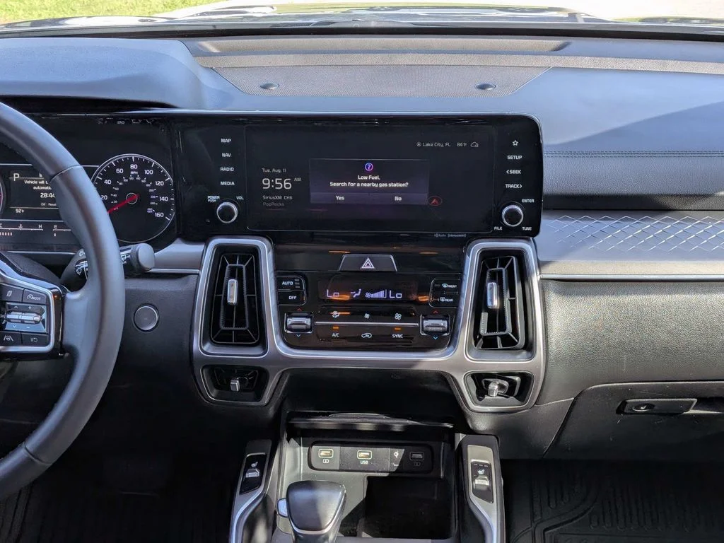 Used 2023 Silver Kia SX image 18