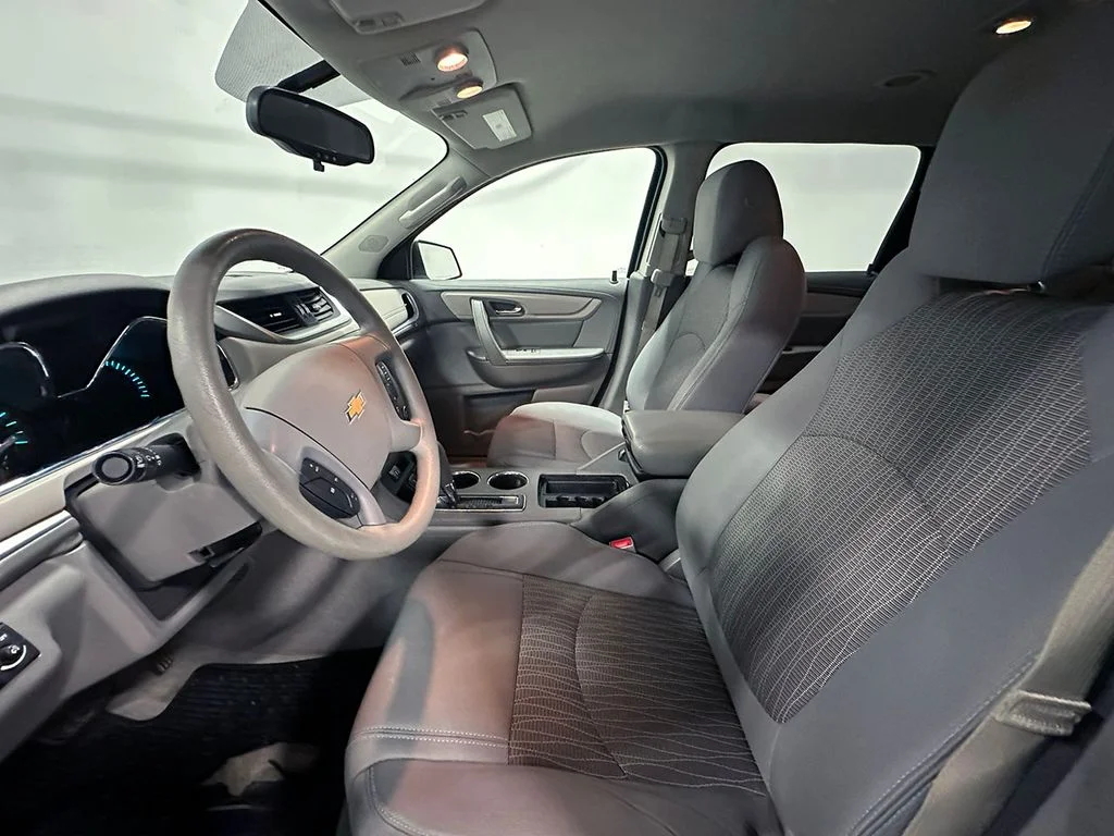 Used 2017 White Chevrolet LS image 3