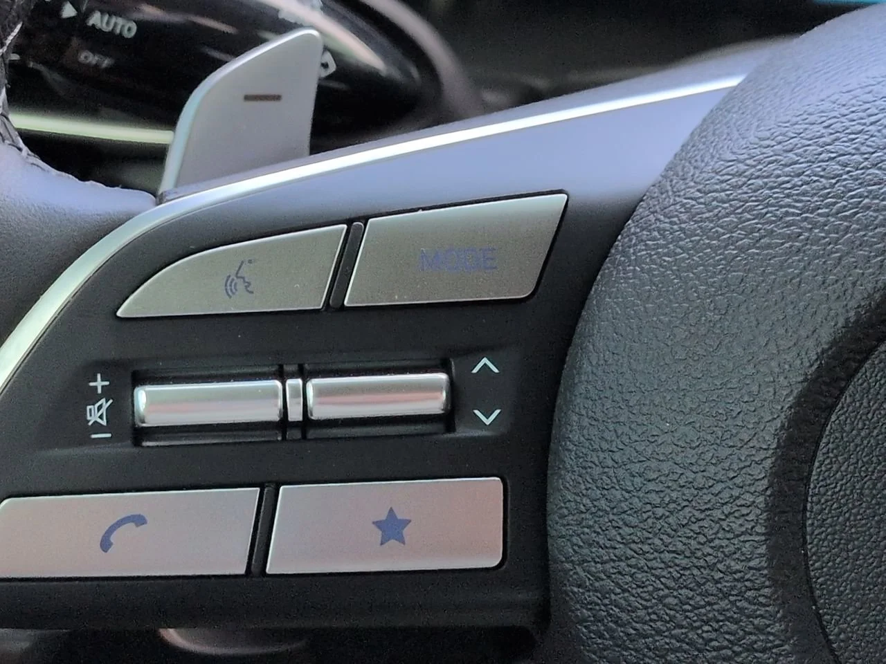 Used 2025 Gray Hyundai SEL Premium 7P image 24