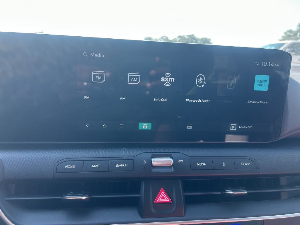 Used 2025 Black Kia LXS image 13