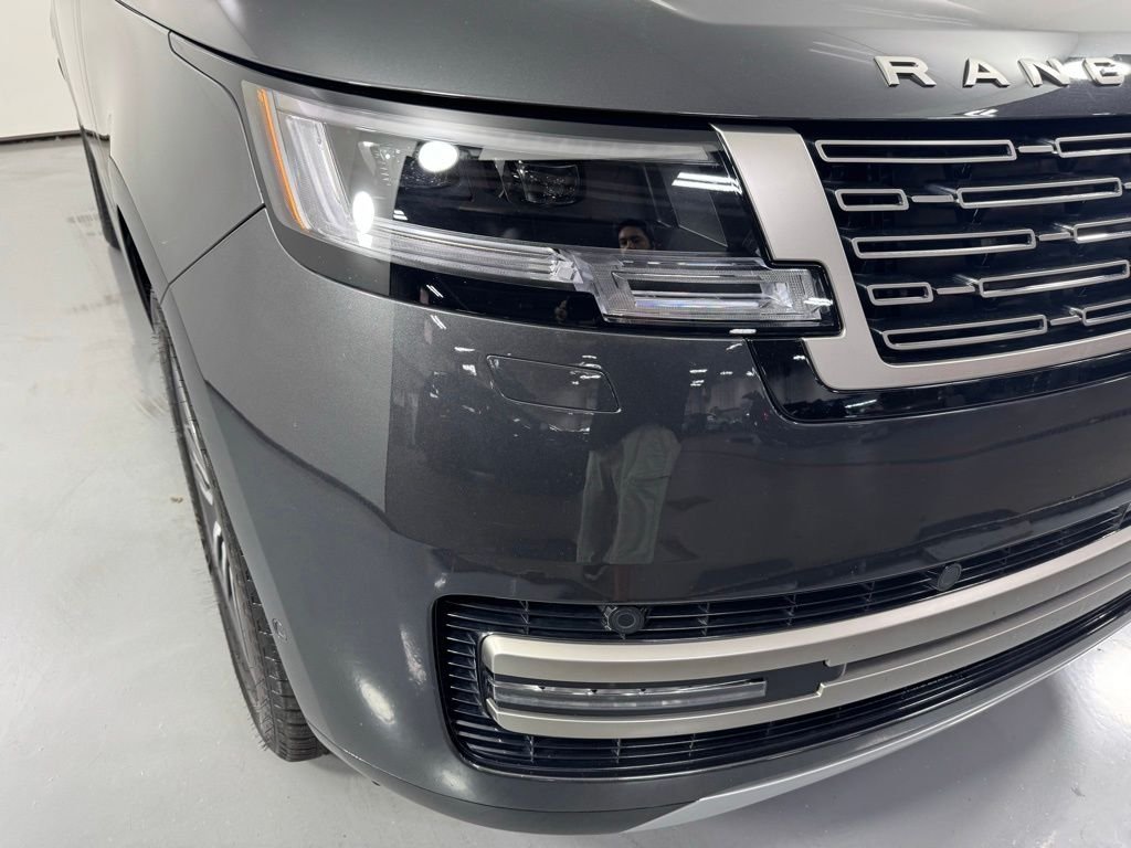 Used 2024 Carpathian Gray Premium Metallic Land Rover SE image 3