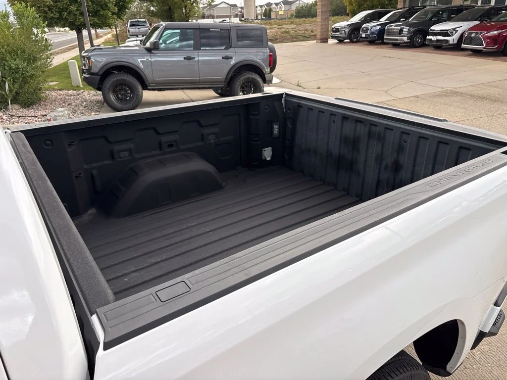 Used 2022 White Chevrolet RST image 7