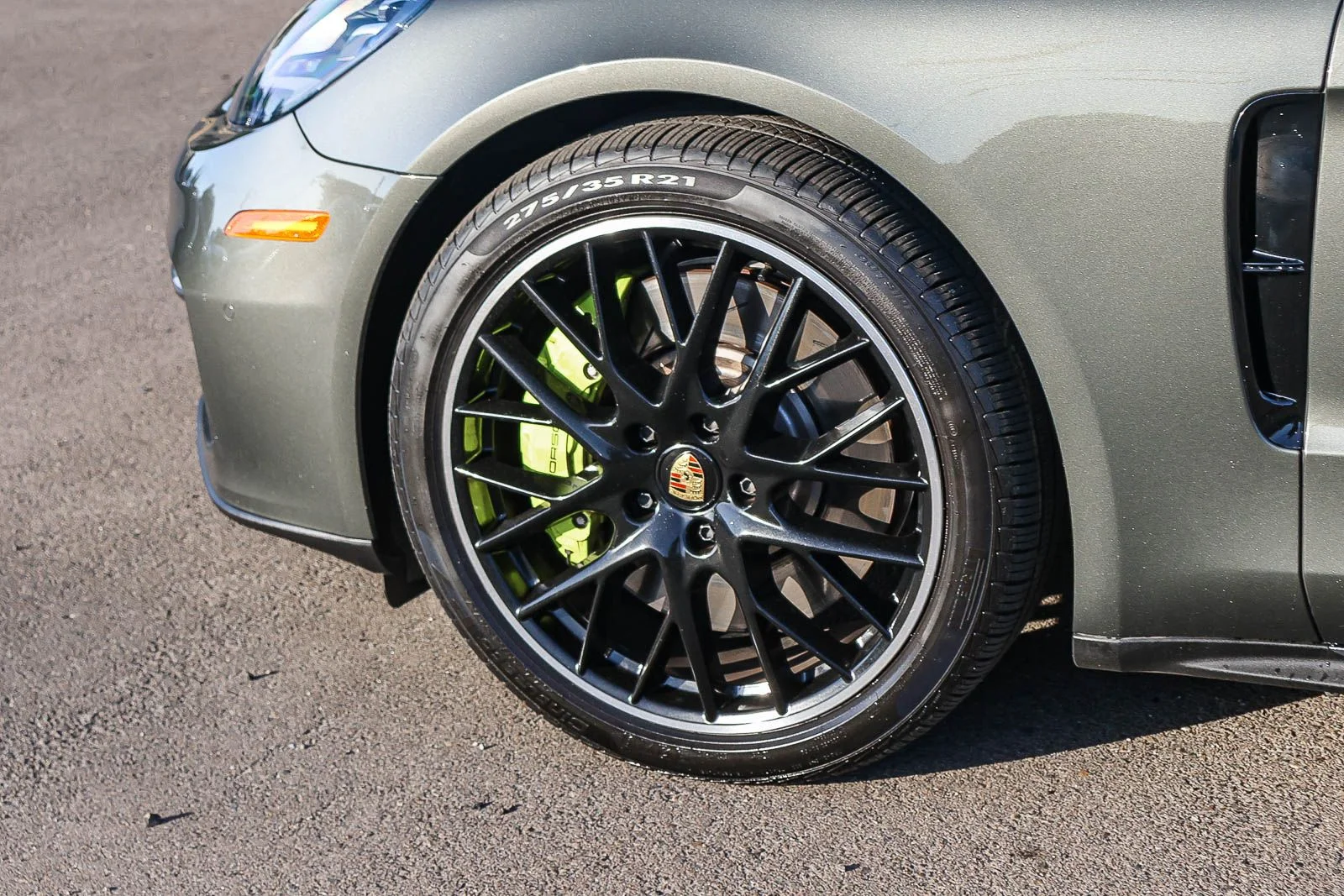 Used 2023 Green Porsche 4S Executive image 9