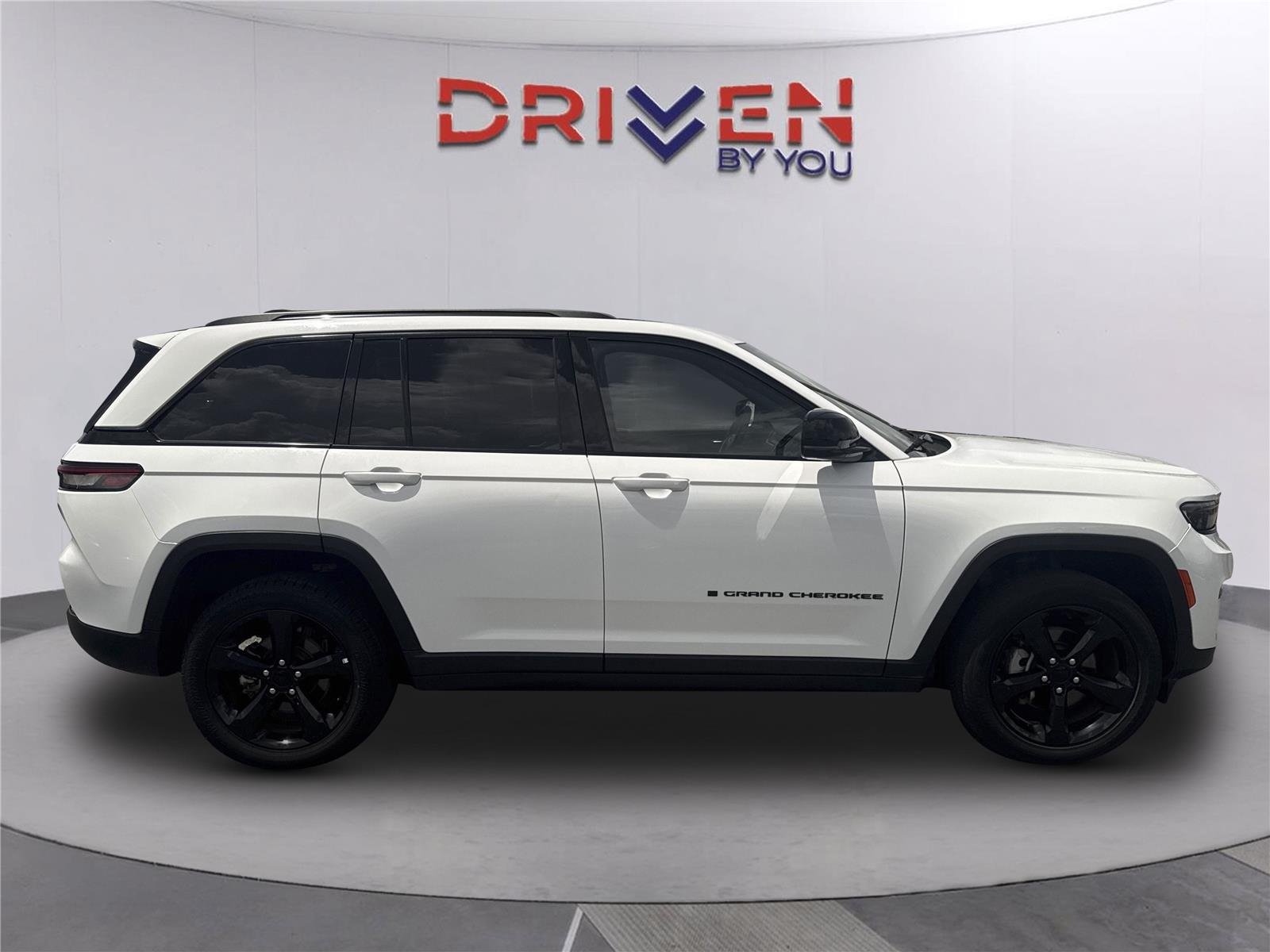Used 2023 Bright White Clearcoat Jeep Altitude image 3