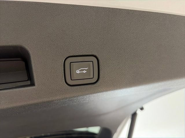 2027 Chevrolet Traverse Z71 - Photo 17